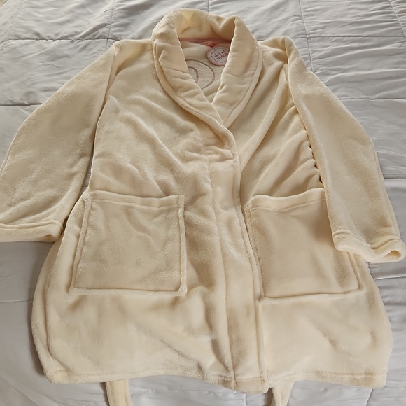 Cream LOVE Embroidered Women's Robe - Picture 4 of 8